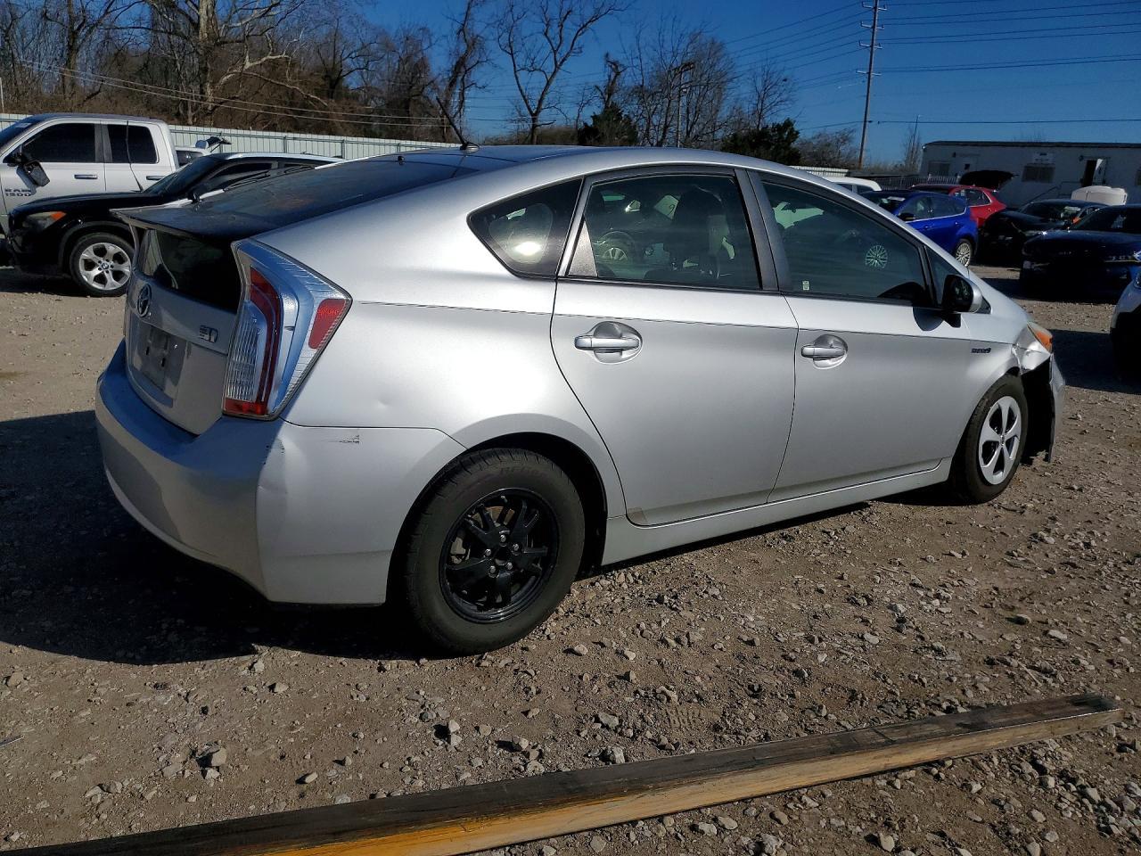 2013 Toyota Prius Two - Фото 3