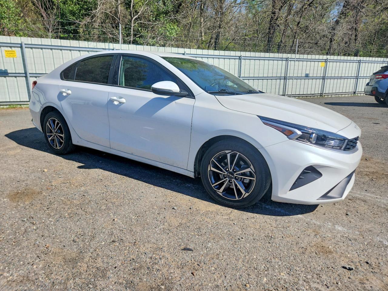 2023 Kia Forte Lxs - Image 4
