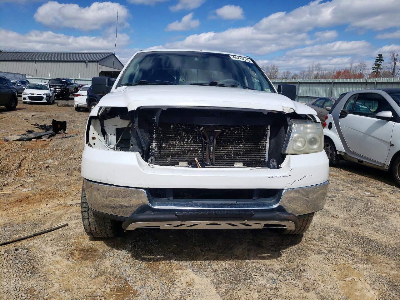 2004 Ford F150 Supercrew - Image 5