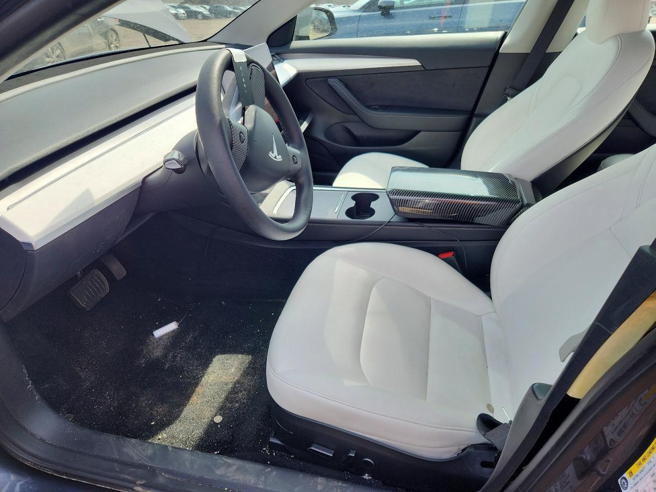 2023 Tesla Model 3 - Image 7