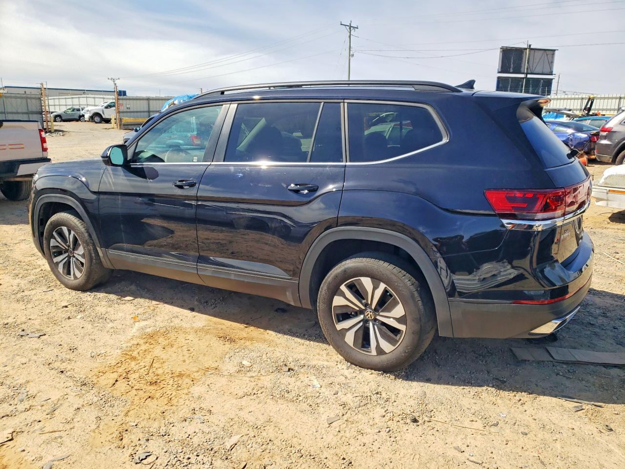 2024 Volkswagen Atlas Se - Image 2