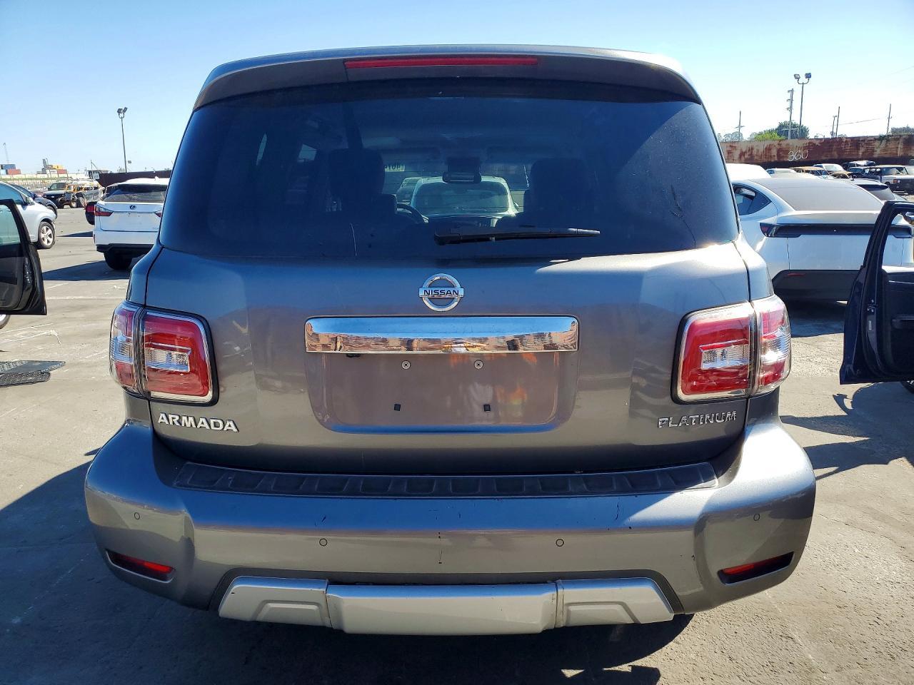 2017 Nissan Armada Platinum - Фото 6