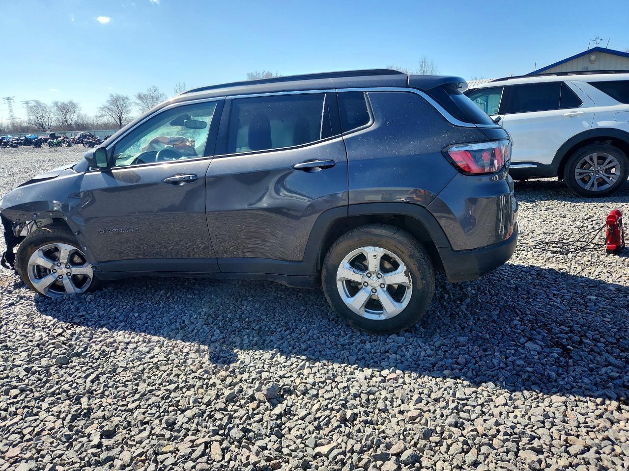 2018 Jeep Compass Latitude - Image 2