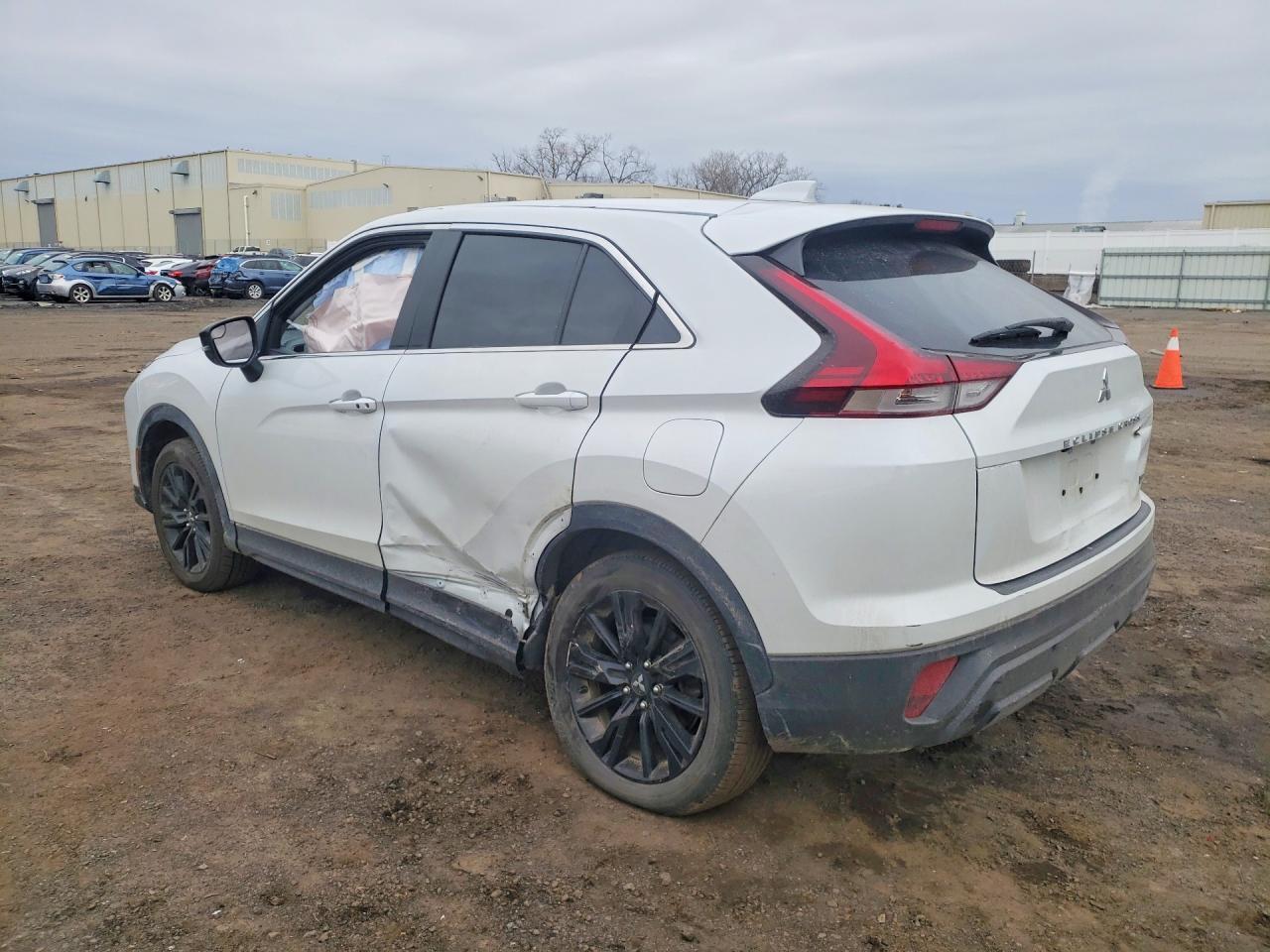 2024 Mitsubishi Eclipse Cross Le - Фото 2