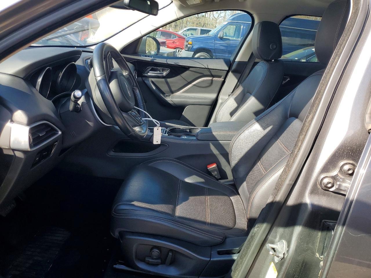 2017 Jaguar F-Pace Prestige - Image 7