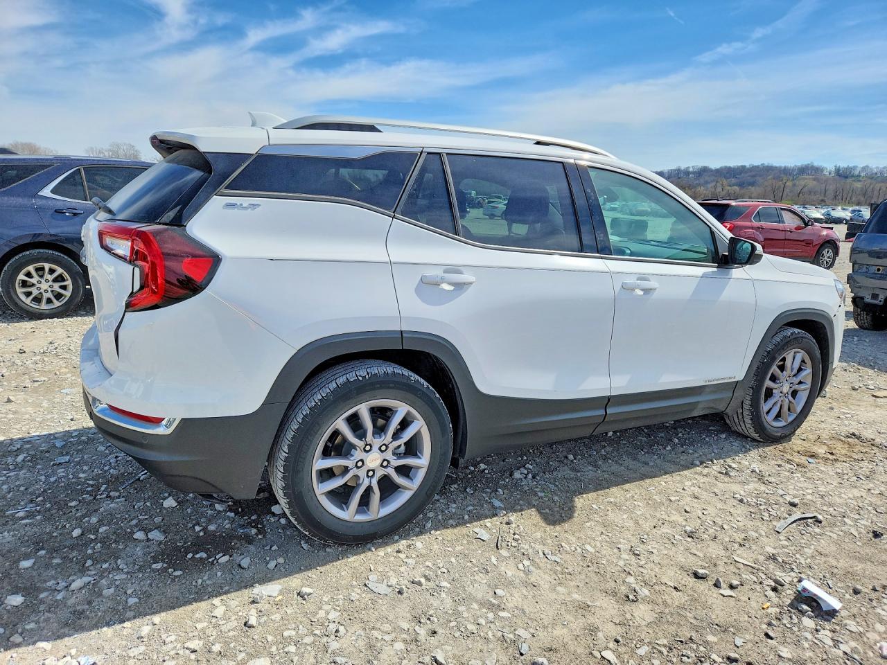 2022 GMC Terrain Slt - Image 3