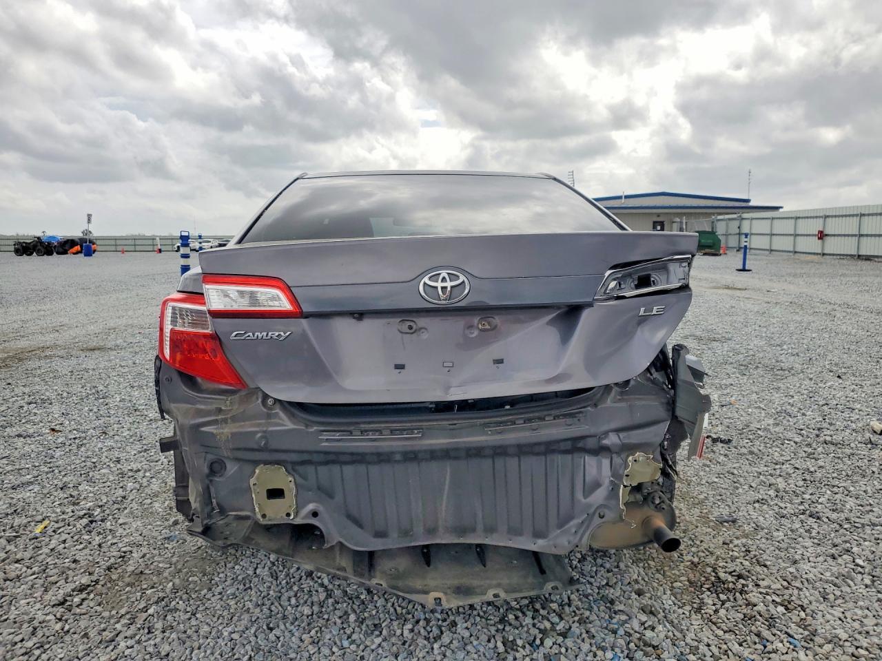2014 Toyota Camry Le - Фото 6