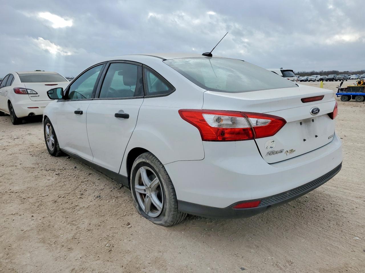 2014 Ford Focus S - Фото 2