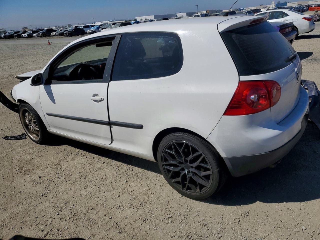 2007 Volkswagen Rabbit - Image 2