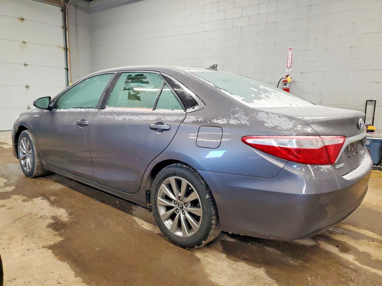 2017 Toyota Camry Hybrid - Фото 2