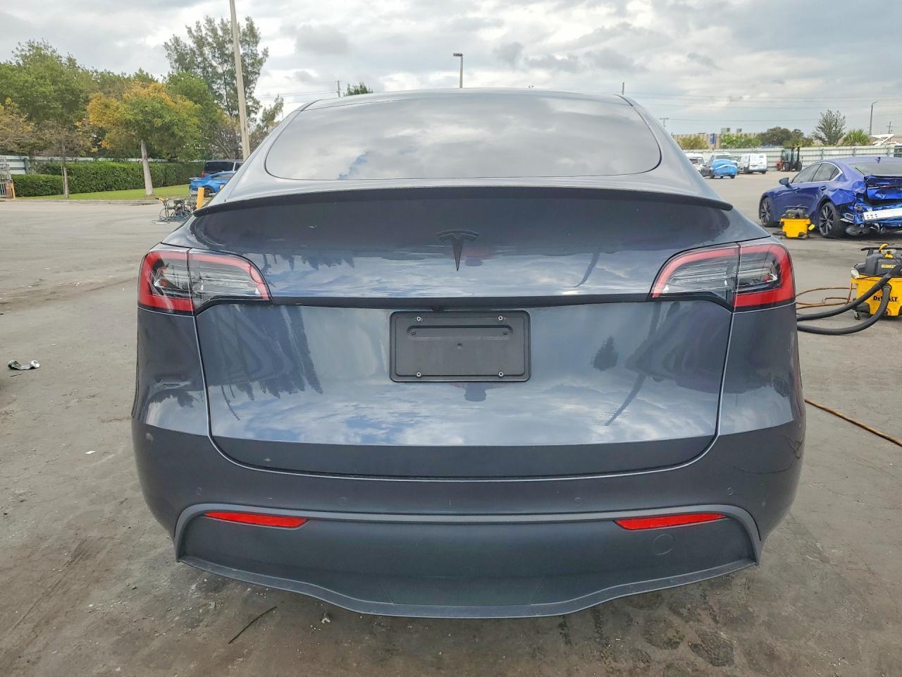 2022 Tesla Model Y - Image 6