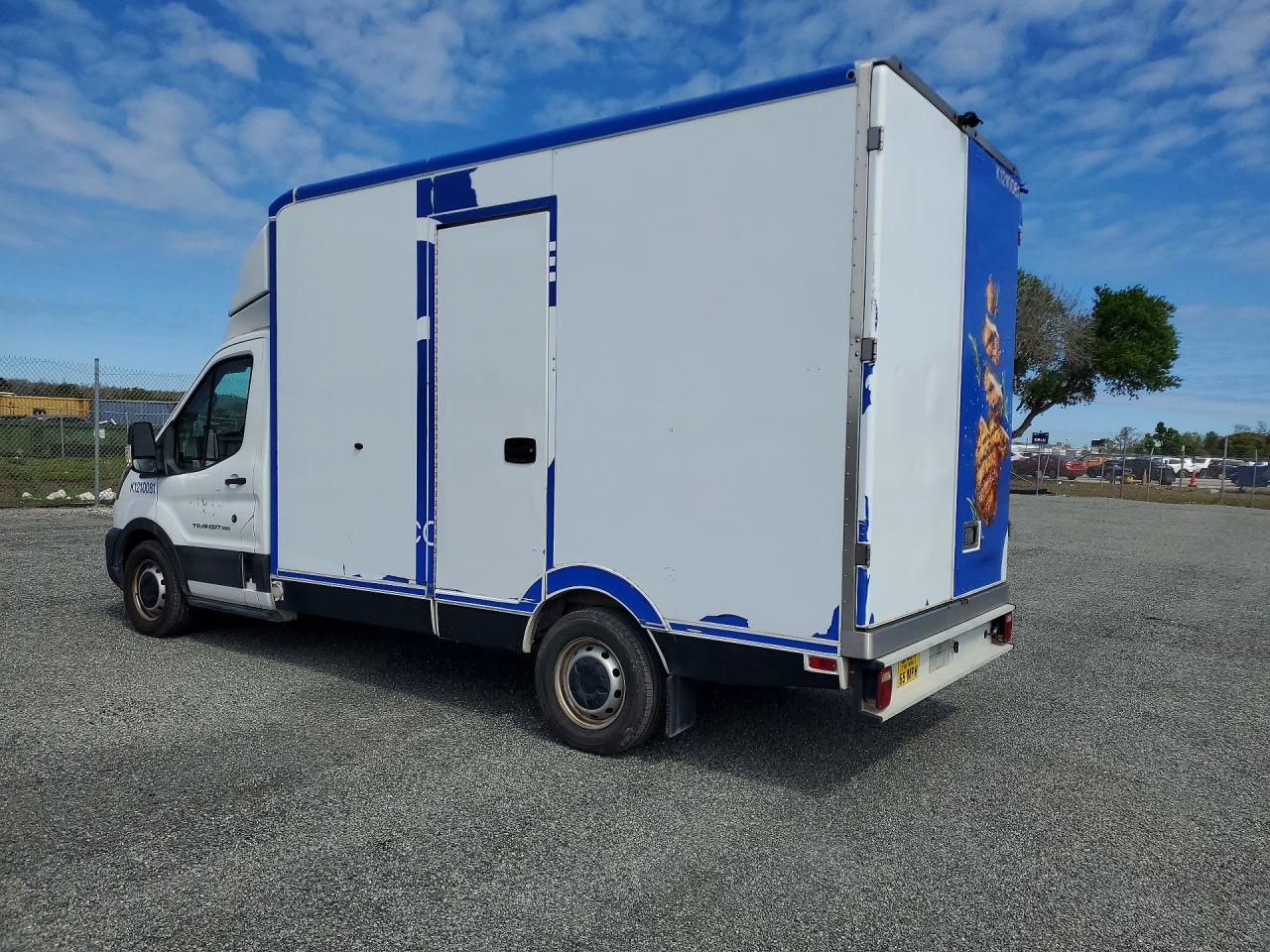 2020 Ford Transit Delivery Truck - Фото 2