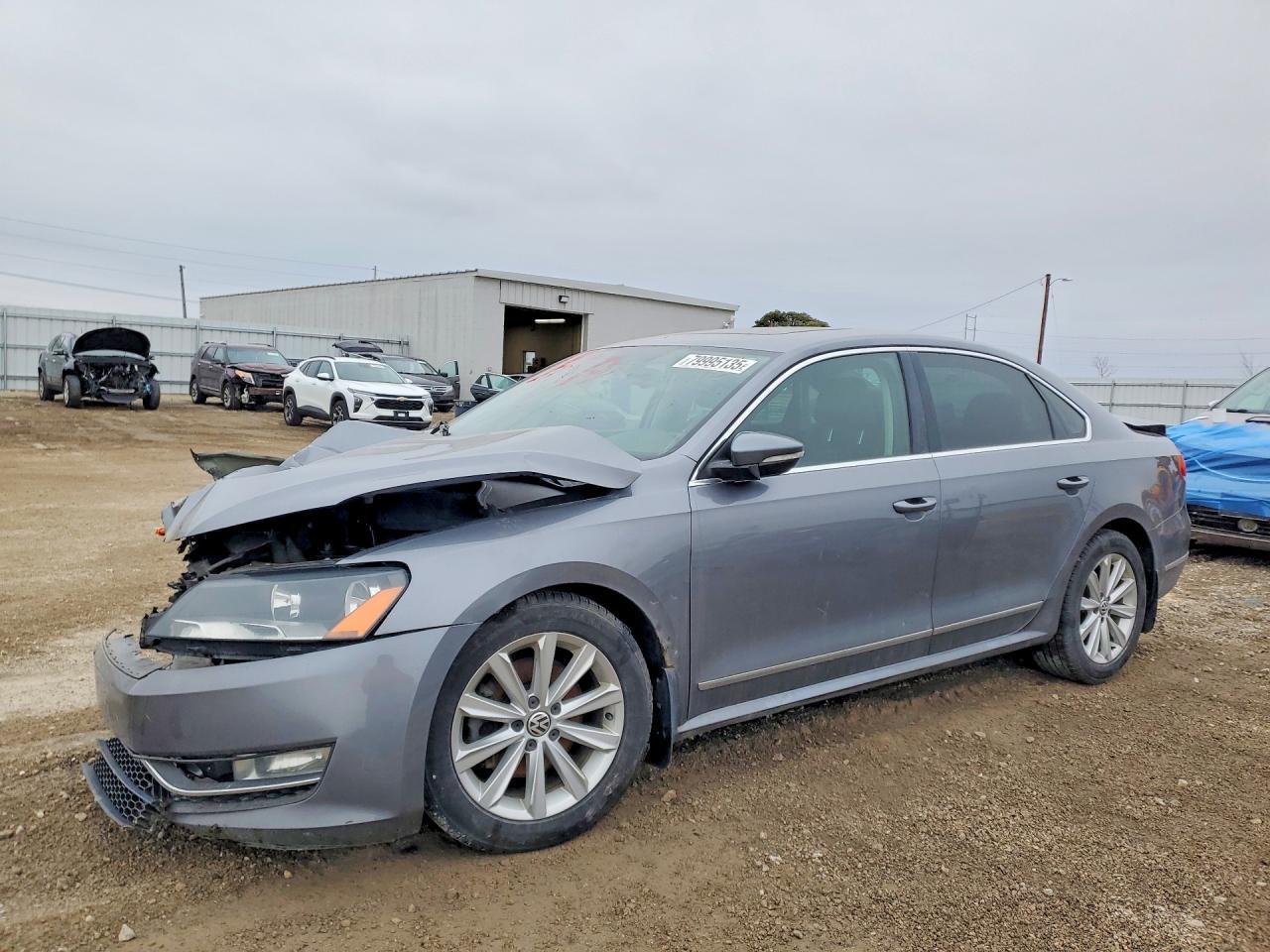 2012 Volkswagen Passat Sel