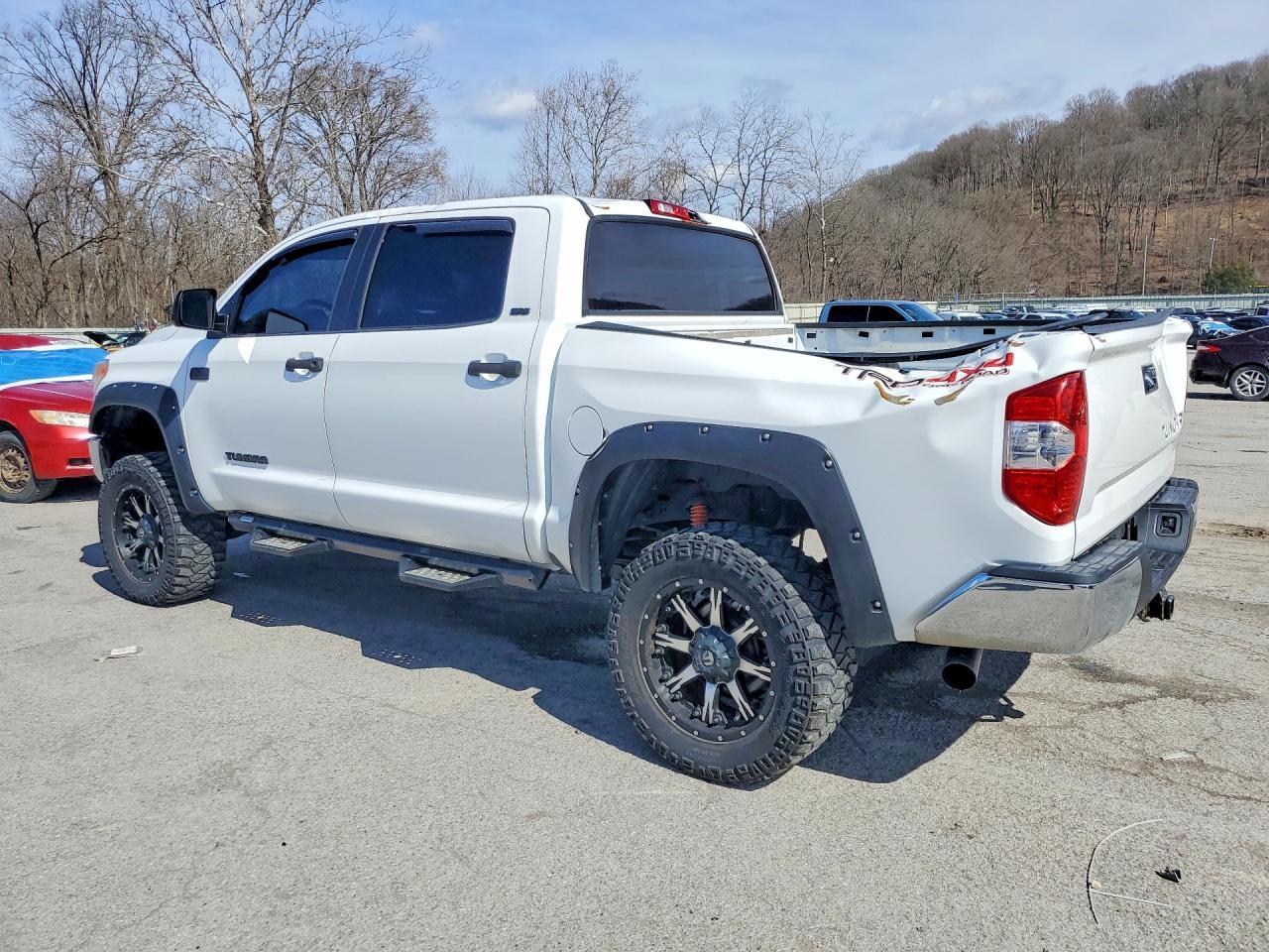 2014 Toyota Tundra Sr5 - Image 2