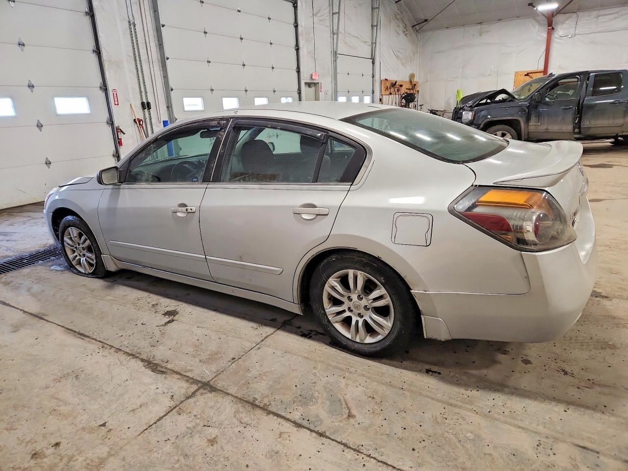 2011 Nissan Altima 2.5 - Фото 2