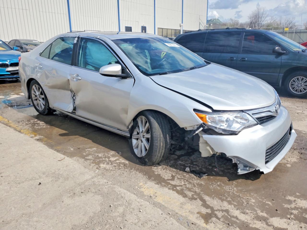 2013 Toyota Camry Xle - Image 4