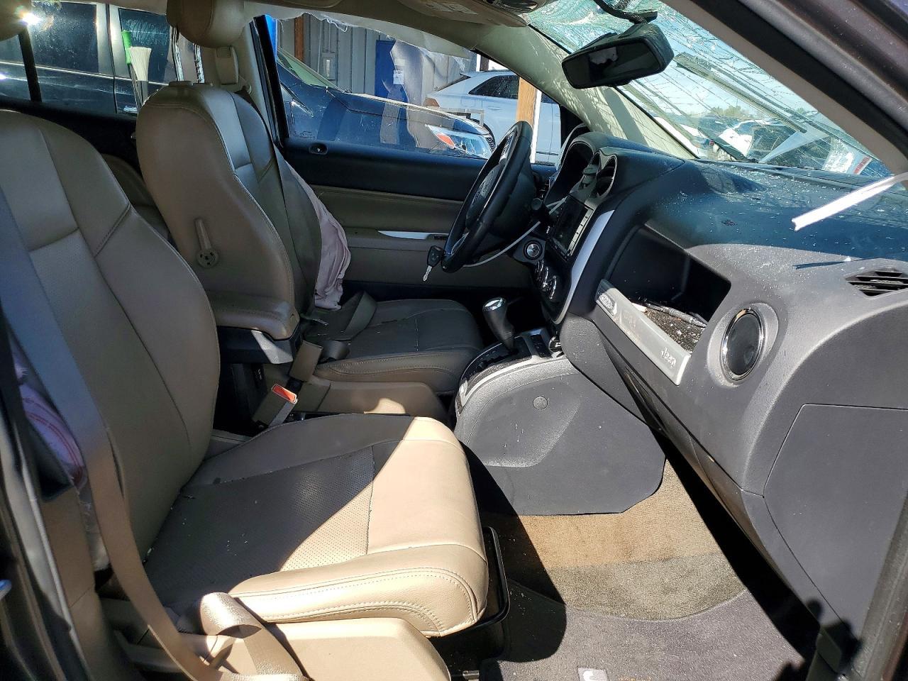 2017 Jeep Compass Latitude - Image 7