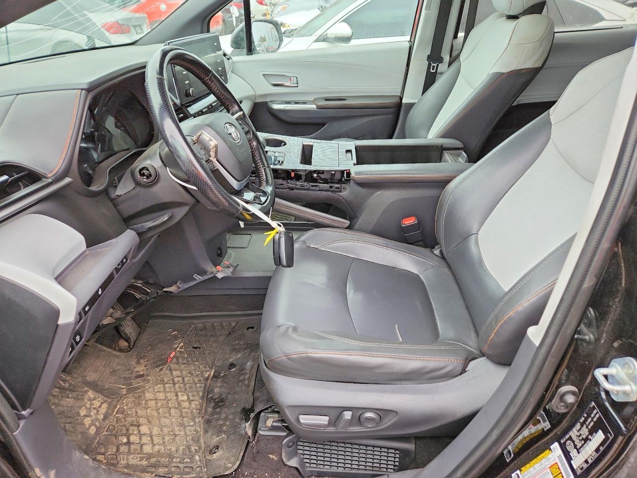 2021 Toyota Sienna Le - Image 7