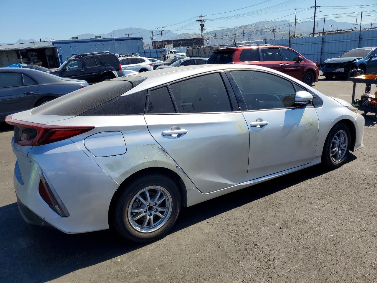 2019 Toyota Prius Prime Premium - Фото 3