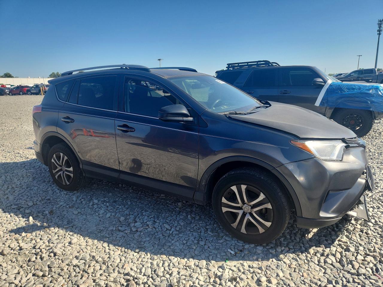 2017 Toyota Rav4 Le - Image 4