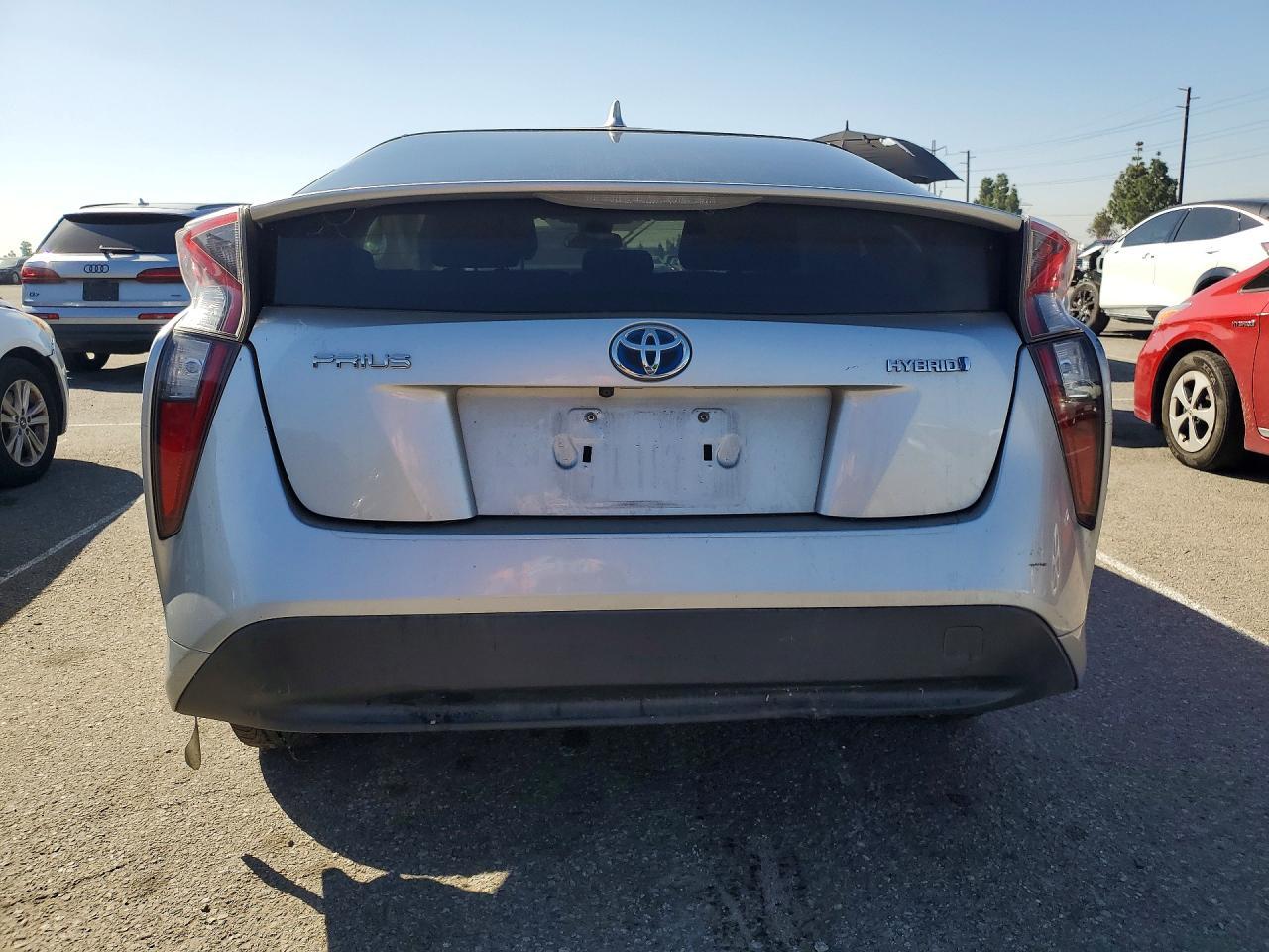 2017 Toyota Prius One - Image 6