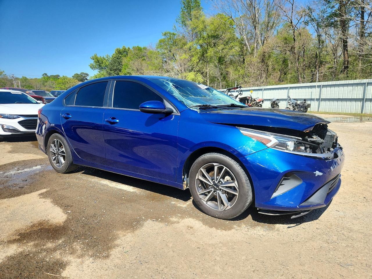 2022 Kia Forte Lxs - Image 4