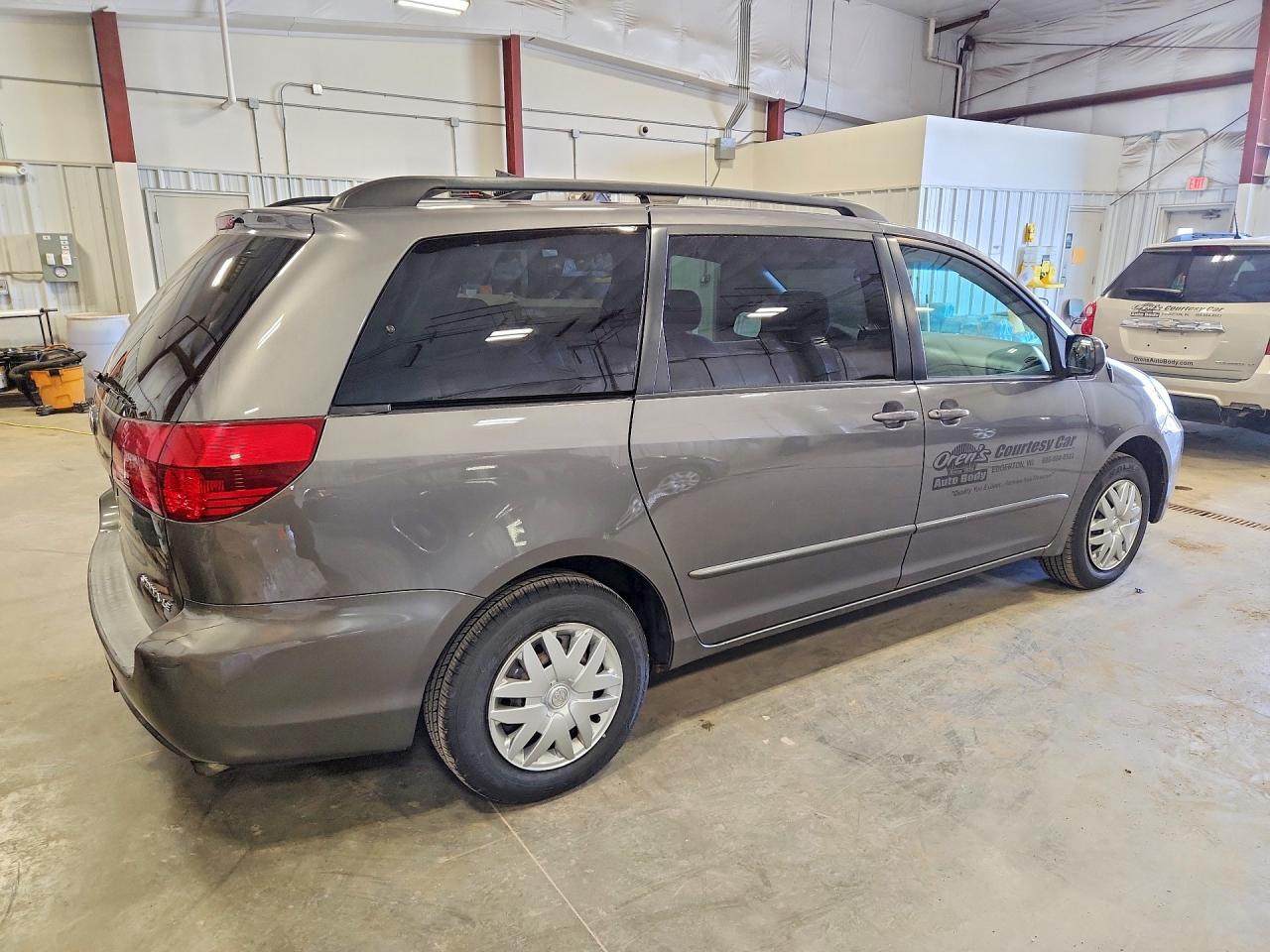 2005 Toyota Sienna Le 7 Passenger - Фото 3