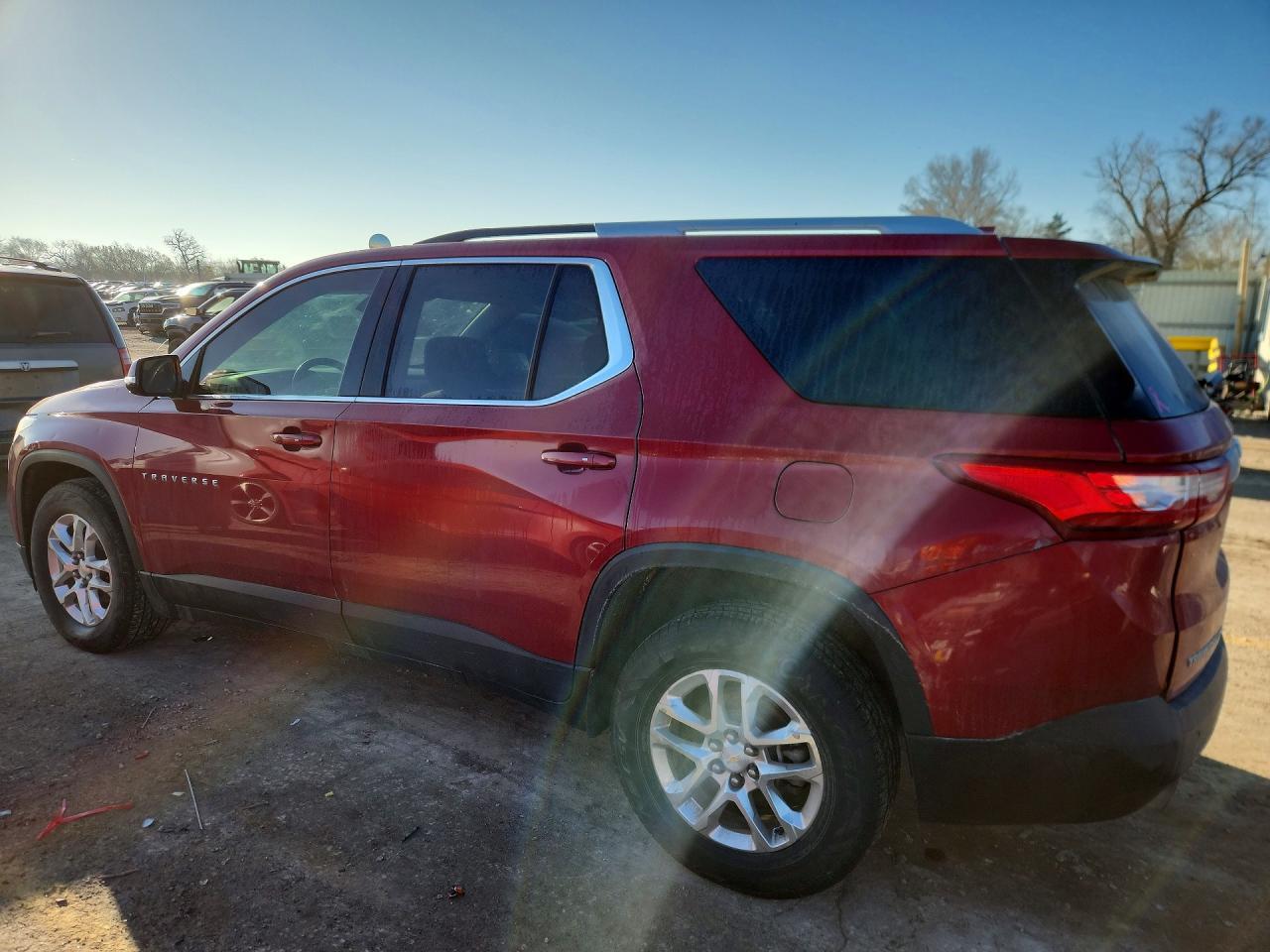 2018 Chevrolet Traverse Lt - Фото 2