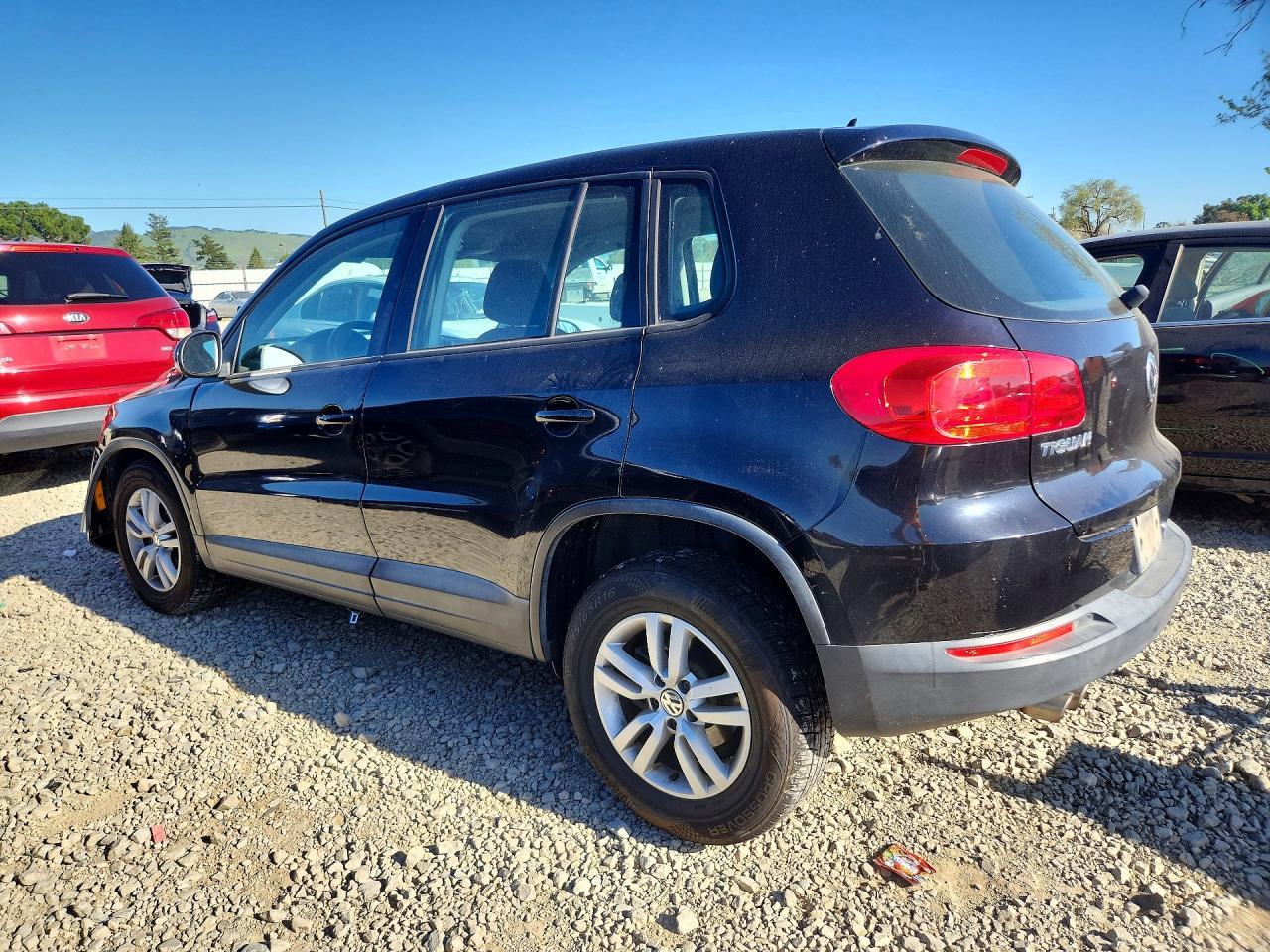 2013 Volkswagen Tiguan S - Image 2