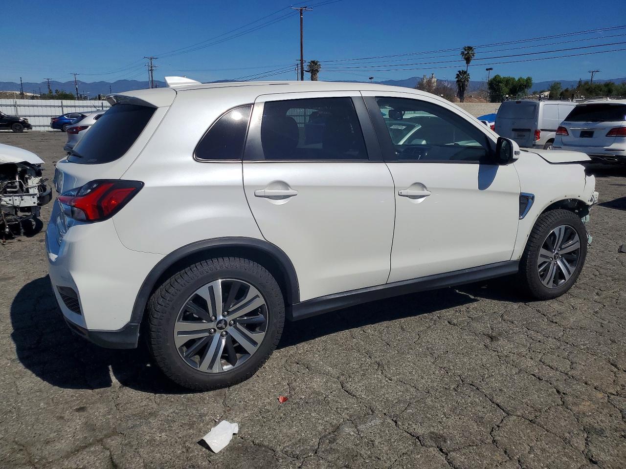 2020 Mitsubishi Outlander Sport Es - Image 3