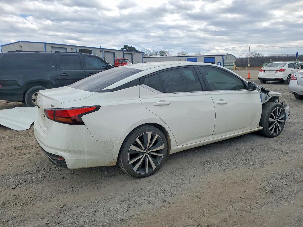 2021 Nissan Altima 2.5 Sr - Фото 3