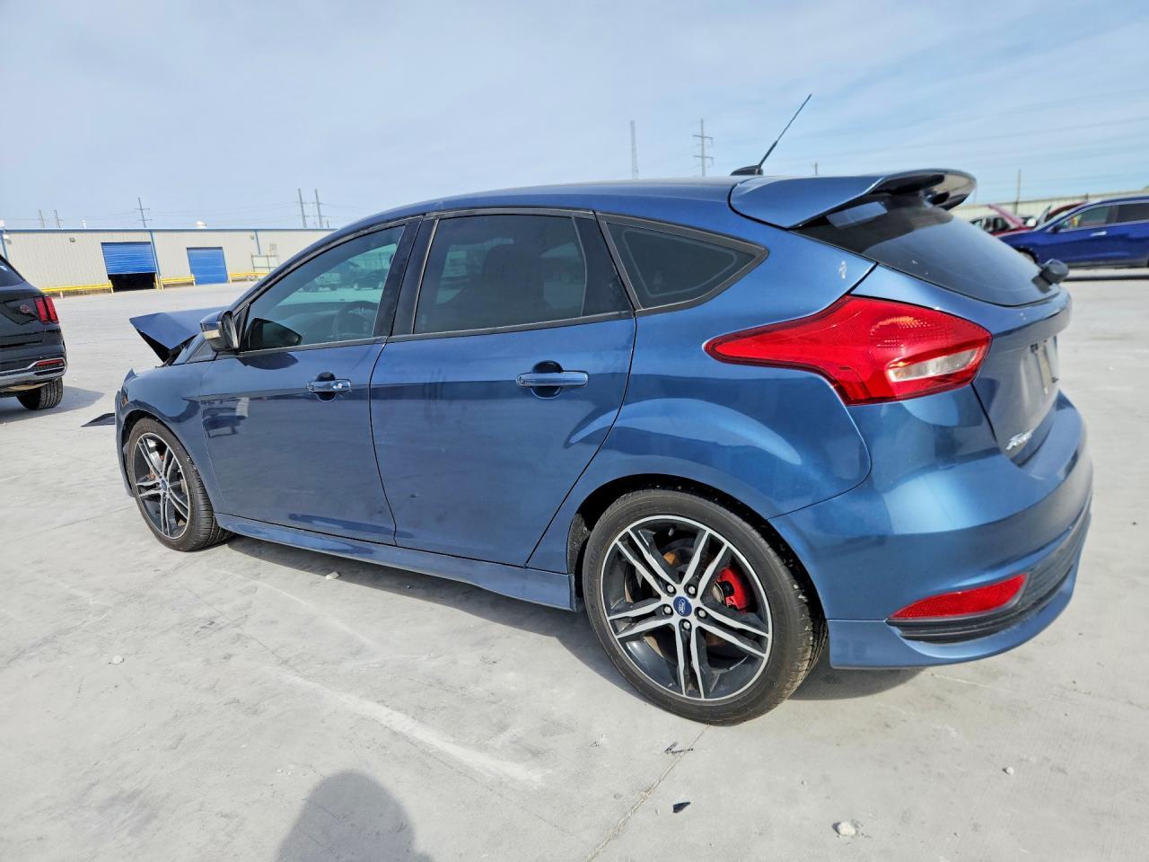 2018 Ford Focus St - Image 2