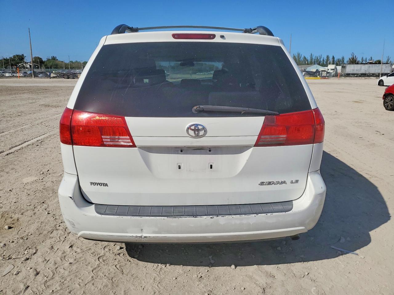 2004 Toyota Sienna Le 8 Passenger - Фото 6