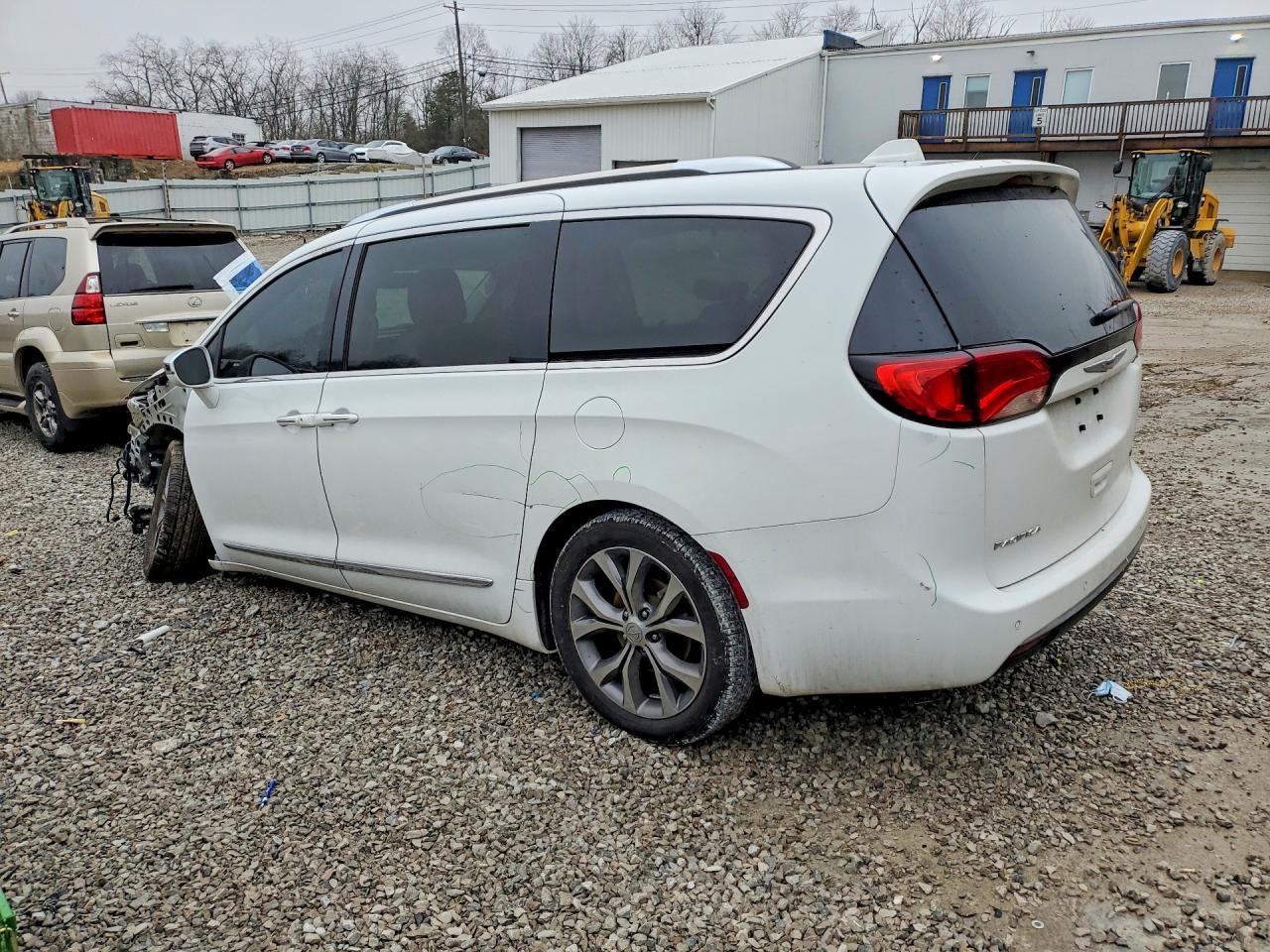 2020 Chrysler Pacifica Limited - Фото 2