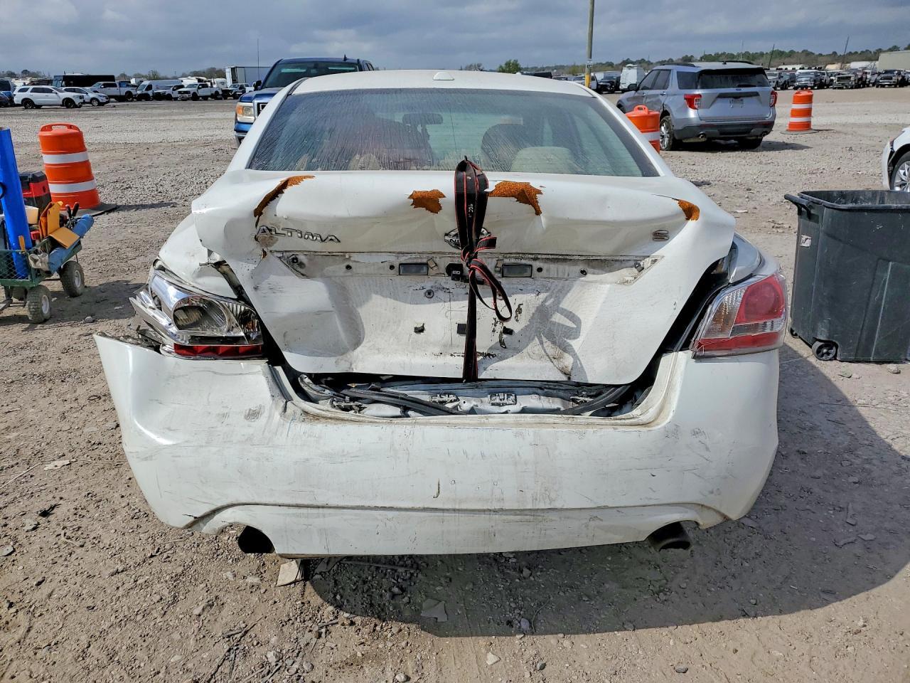 2015 Nissan Altima 2.5 S - Image 6