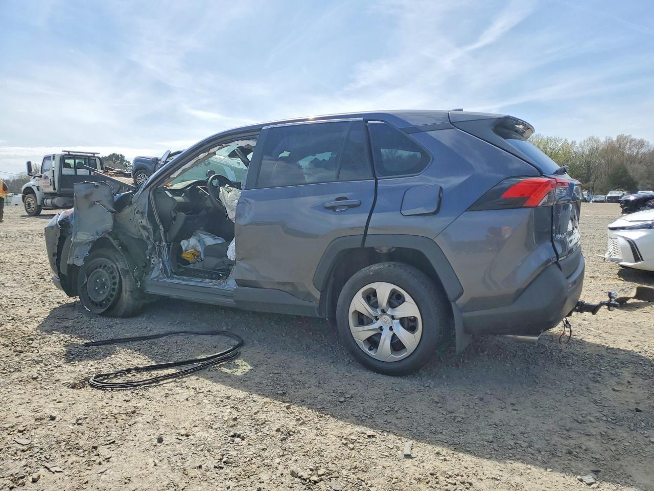 2022 Toyota Rav4 Le - Фото 2
