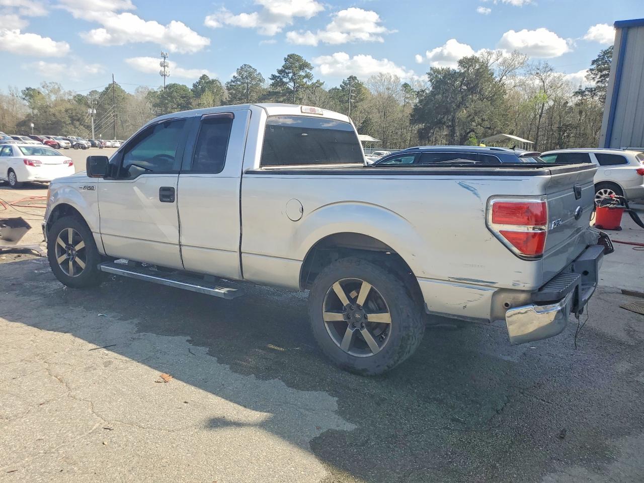 2012 Ford F150 Super Cab - Фото 2