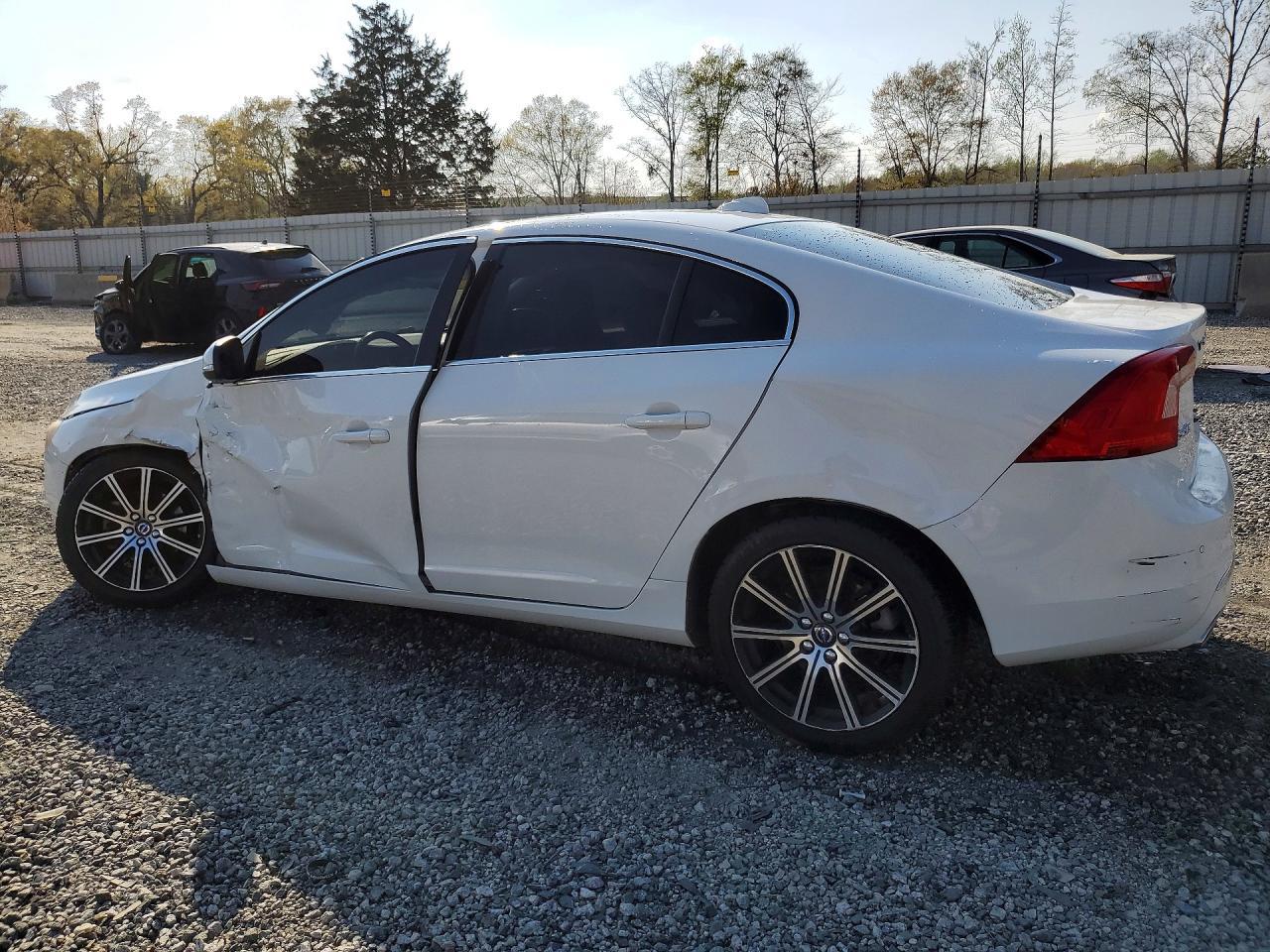 2017 Volvo S60 Premier - Фото 2