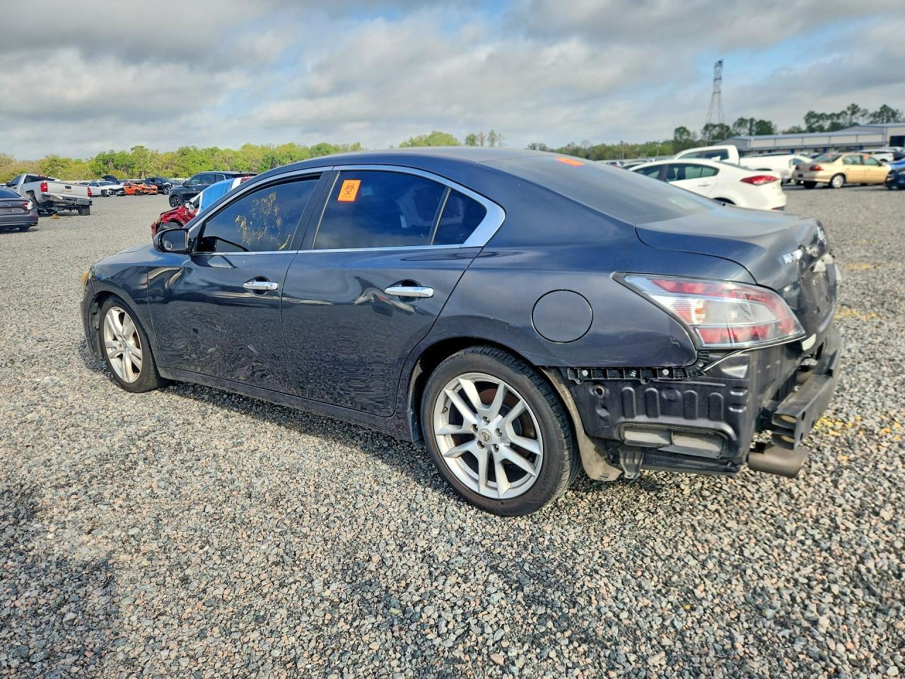 2013 Nissan Maxima 3.5 S - Image 2