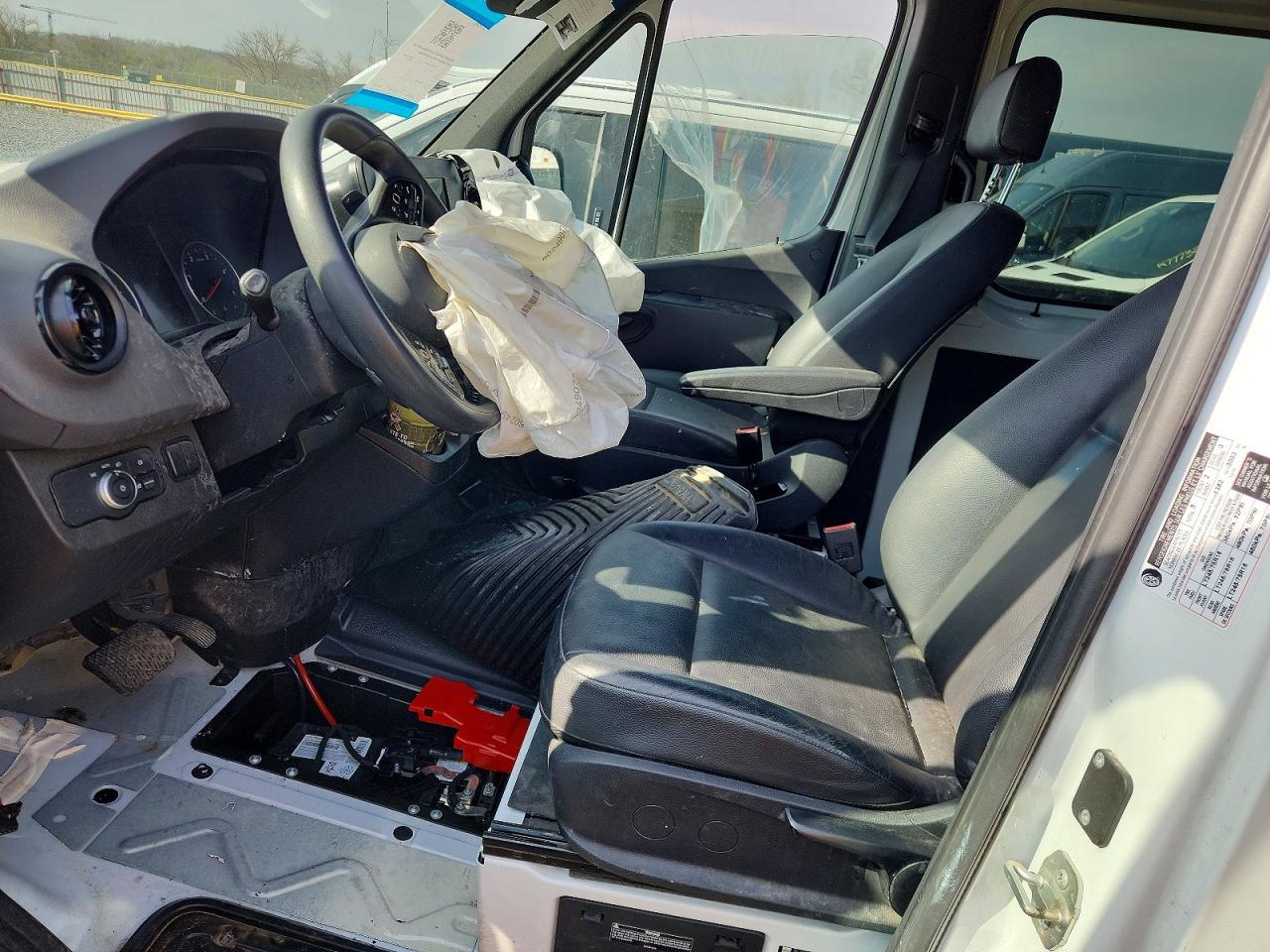 2024 Mercedes Benz Sprinter 2500 Delivery Van - Фото 7