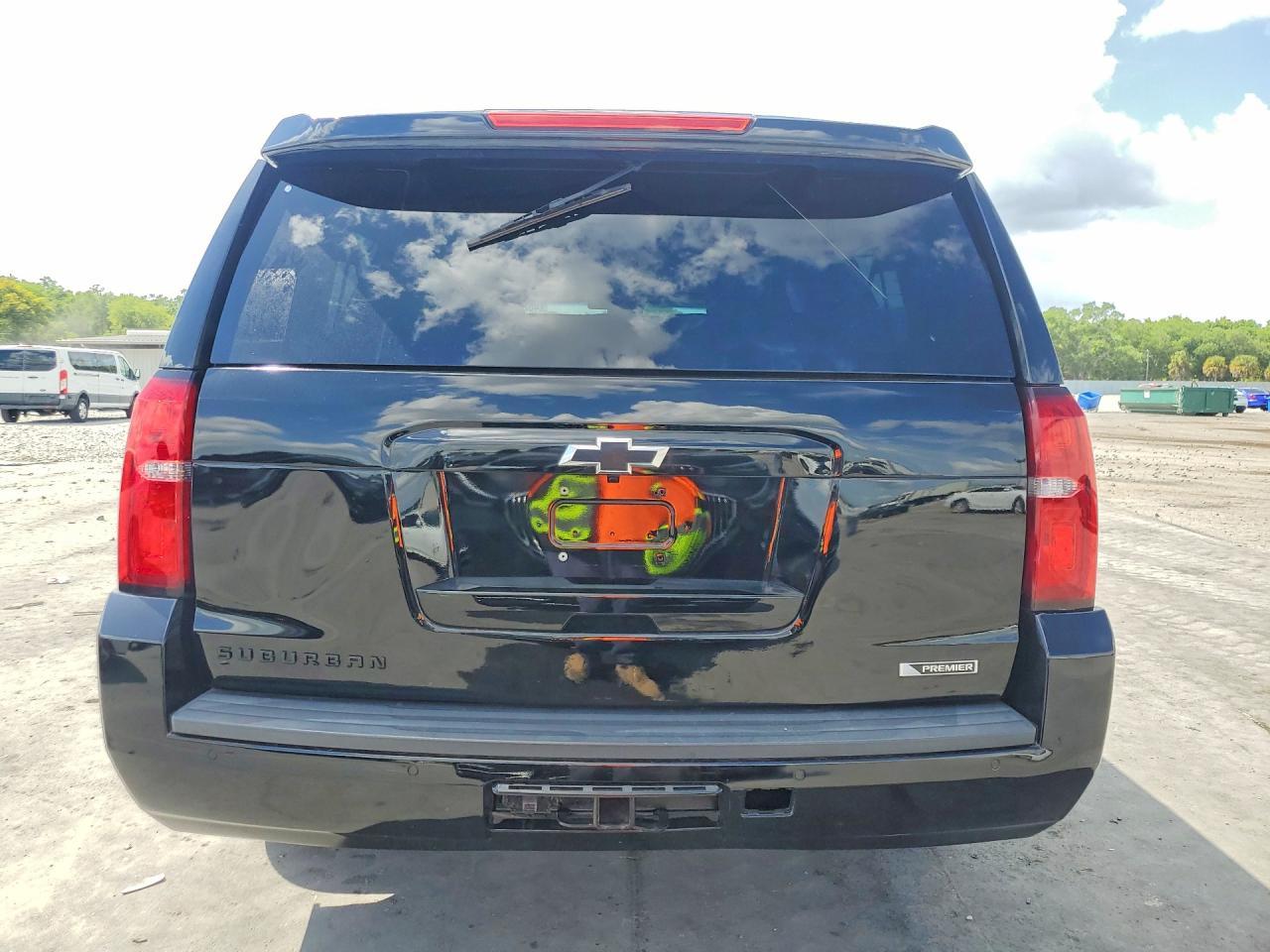 2018 Chevrolet Suburban C1500 Premier - Фото 6