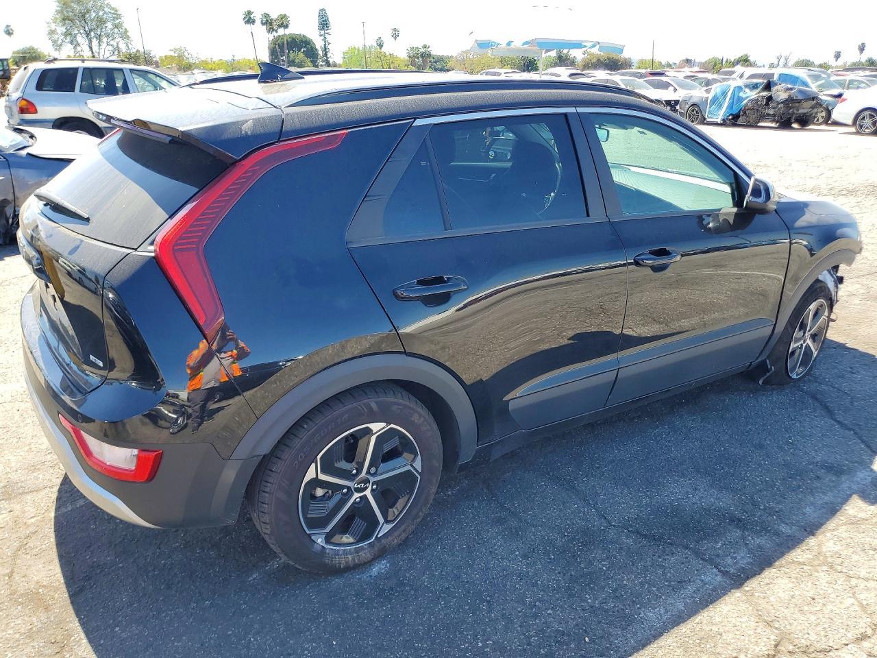 2023 Kia Niro Ex - Image 3