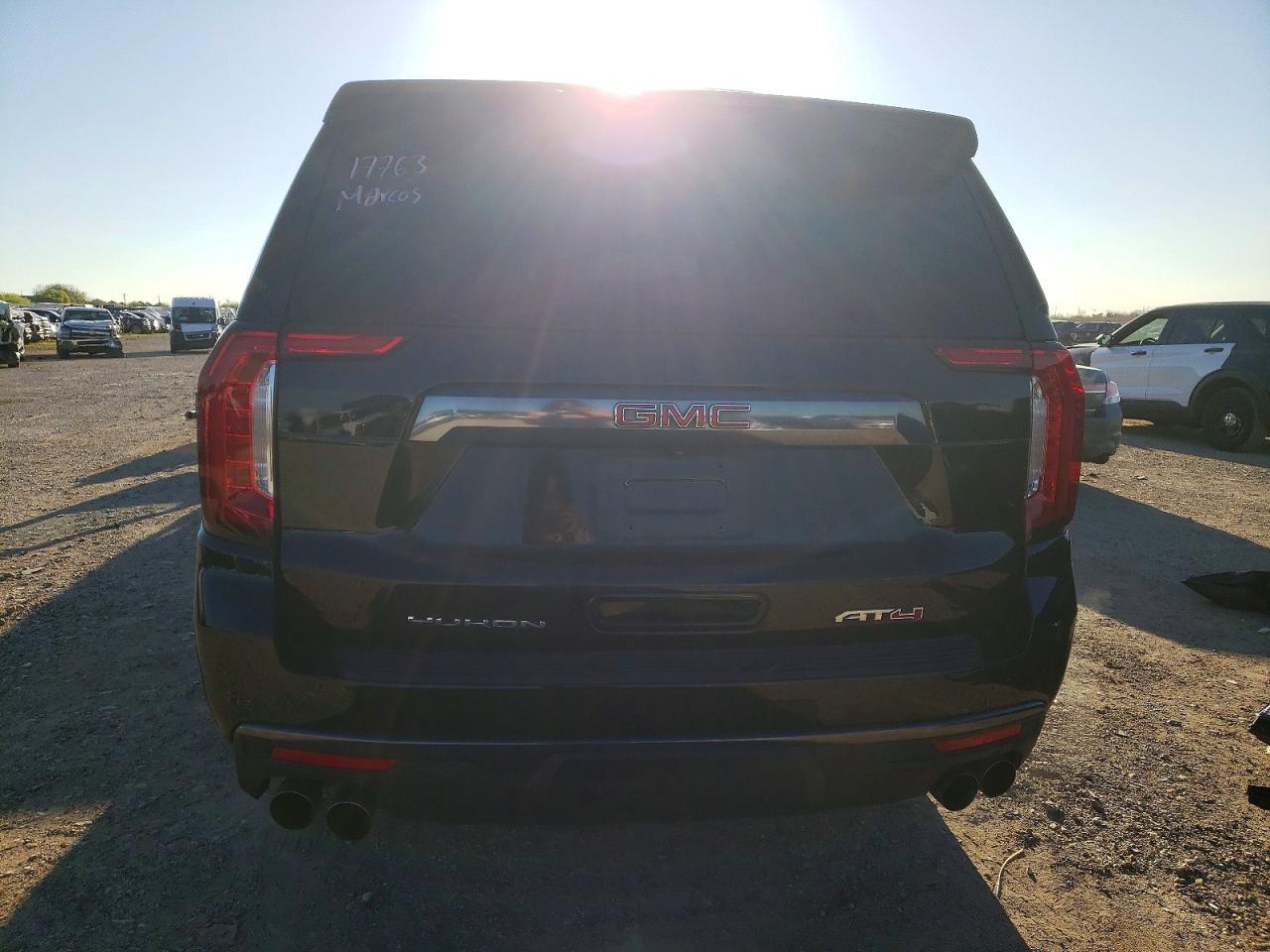 2024 GMC Yukon At4 - Фото 6
