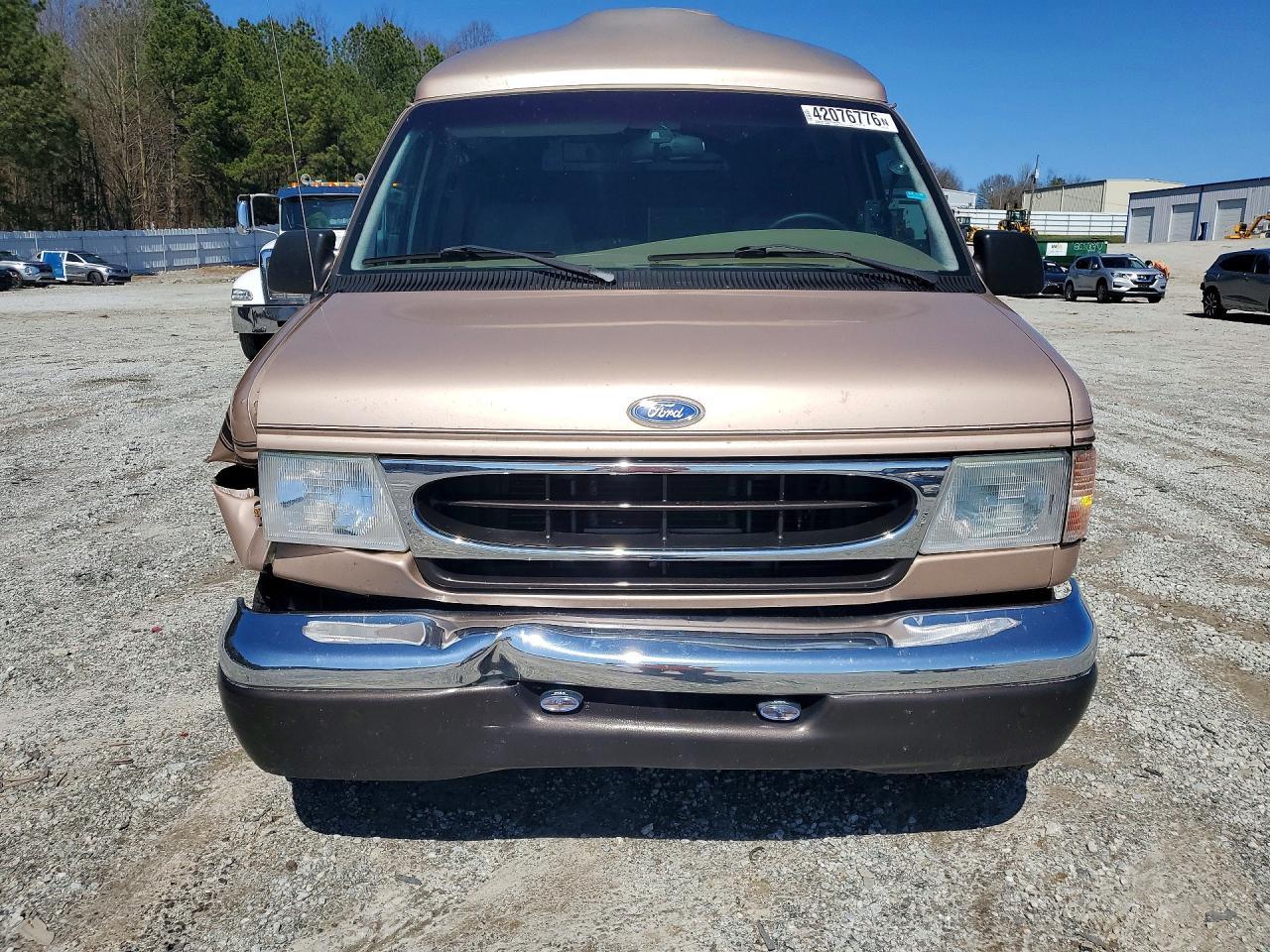 1997 Ford Econoline E150 Van - Image 5