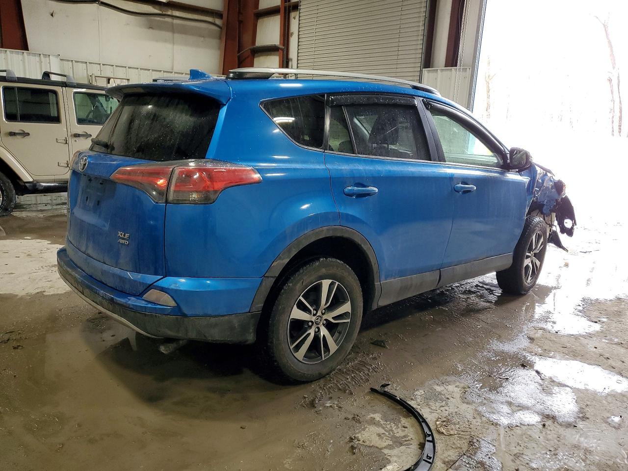 2017 Toyota Rav4 Xle - Image 3