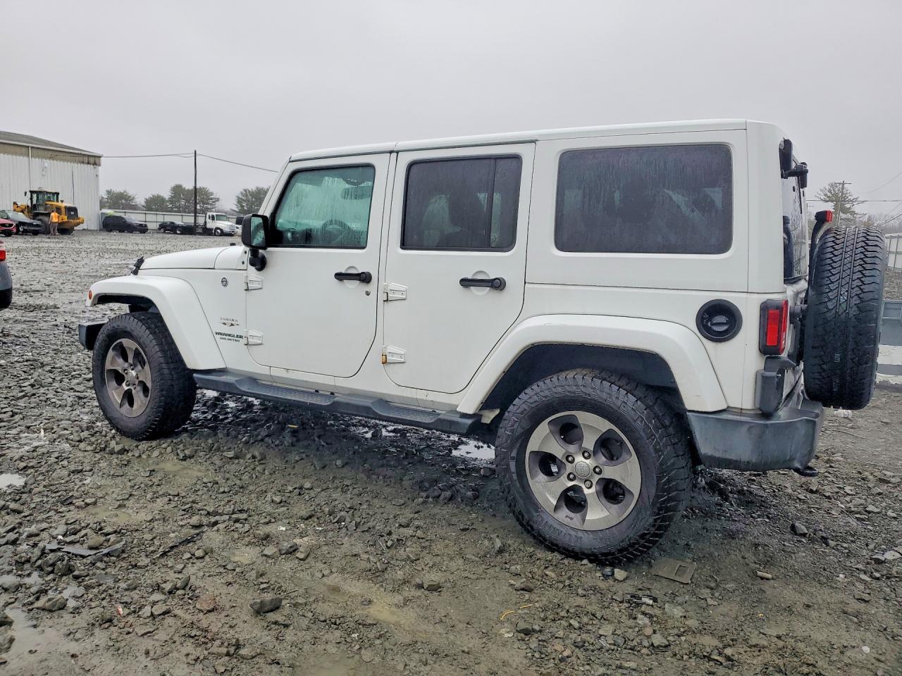 2016 Jeep Wrangler Unlimited Sahara - Фото 2