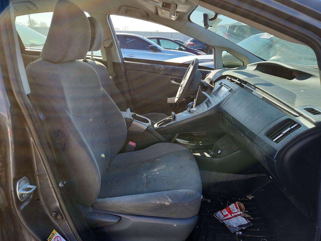 2012 Toyota Prius Two - Фото 7