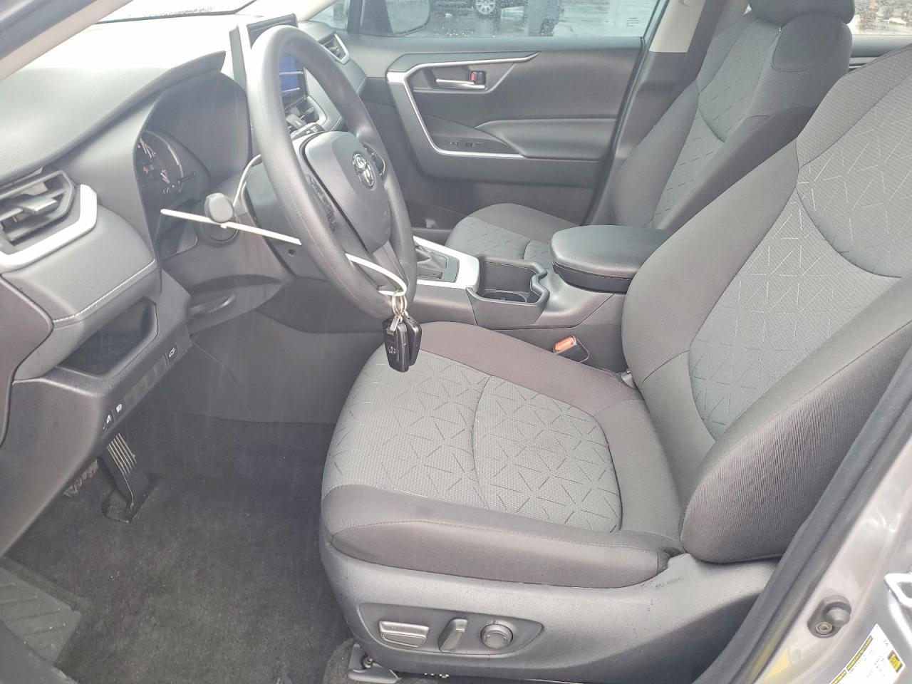 2025 Toyota Rav4 Xle - Image 7