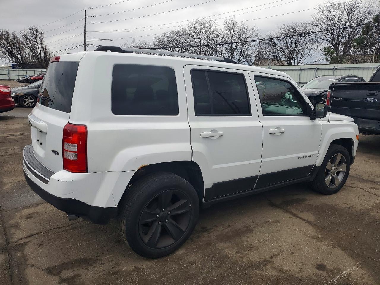 2016 Jeep Patriot Latitude - Image 3
