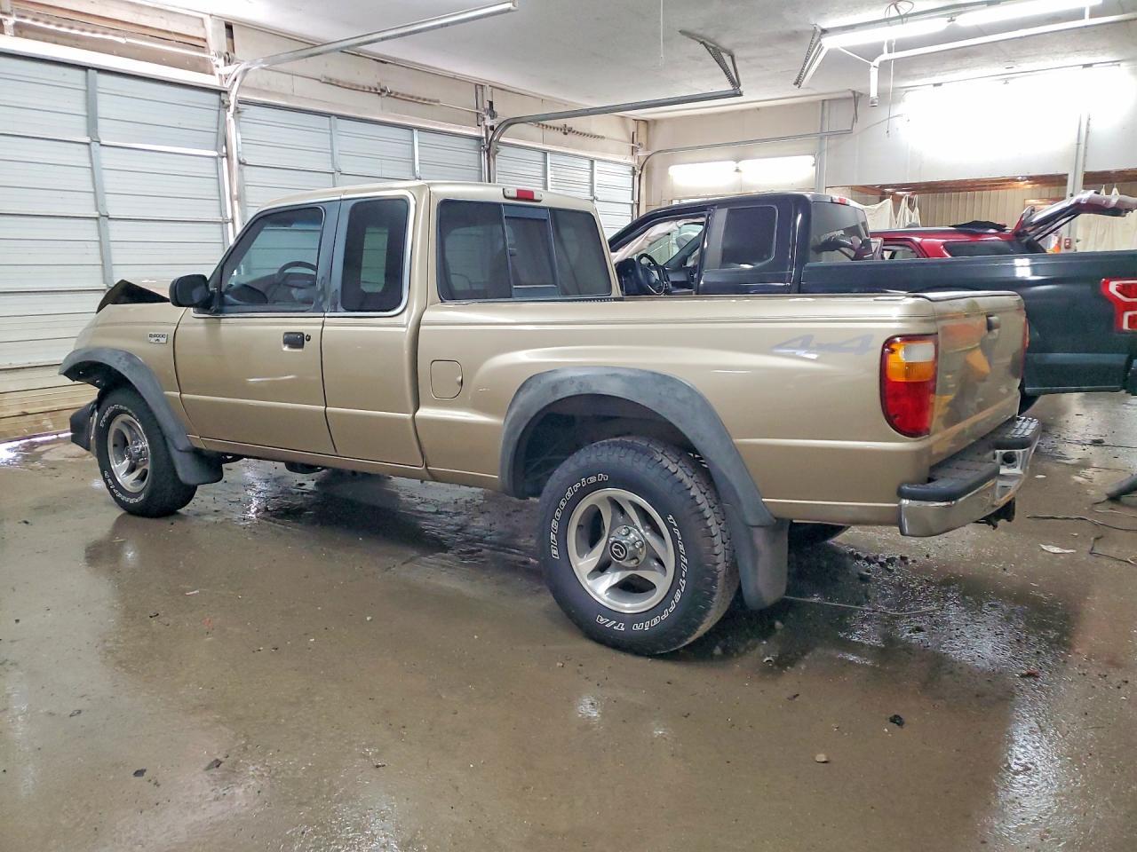 2001 Mazda B4000 Cab Plus - Фото 2